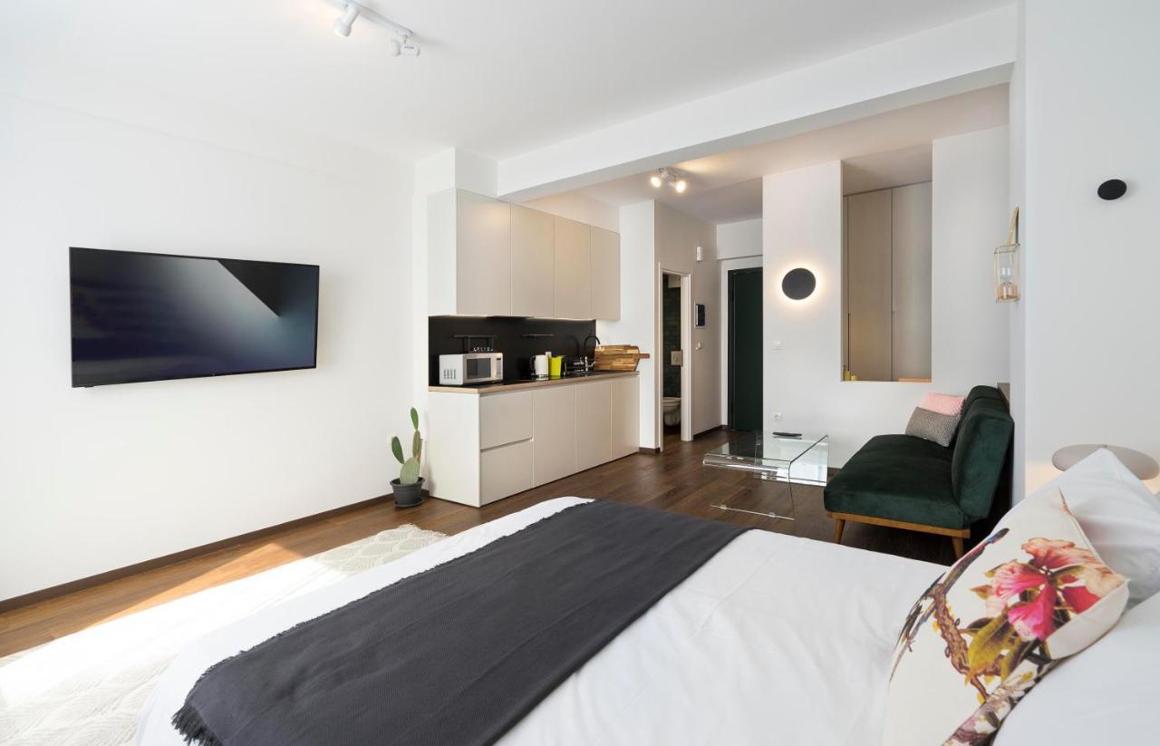 Athens' Best Location- Stunning & Spacious Studio Екстер'єр фото