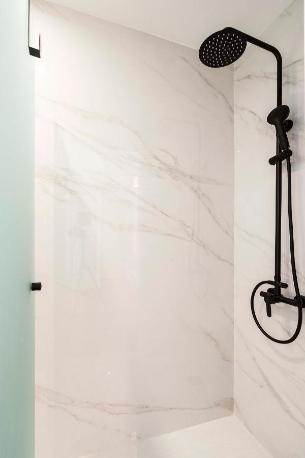 Athens' Best Location- Stunning & Spacious Studio Екстер'єр фото